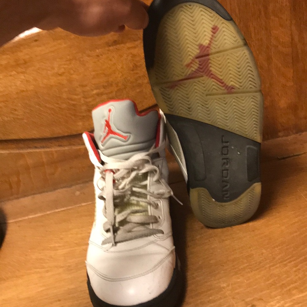 Retro Jordan 5 - Picture 2 of 4